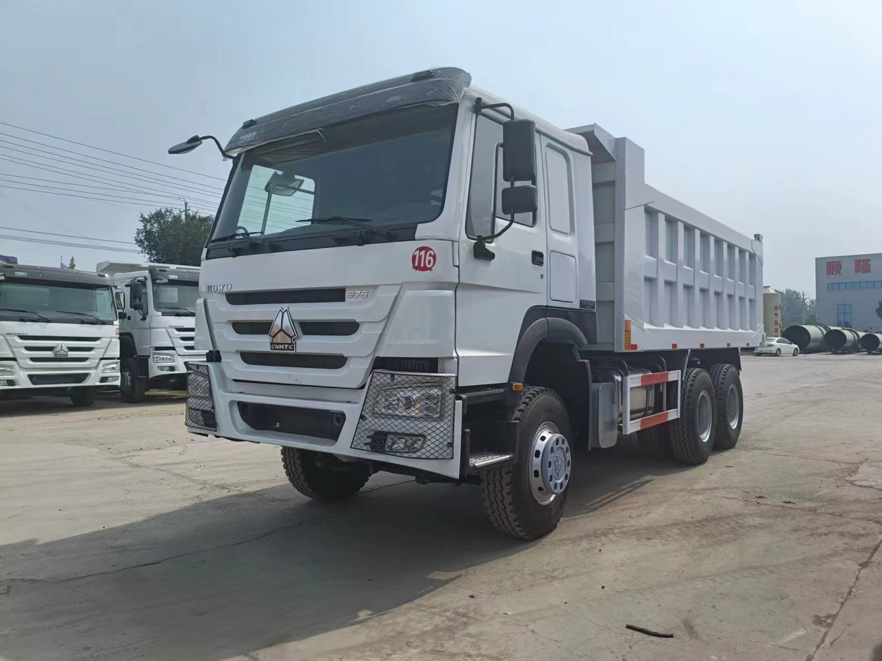 Sinotruk HOWO 6*4 Dump truck - Volquete camión: foto 1 Sinotruk HOWO 6*4 Dump truck - Volquete camión: foto 1