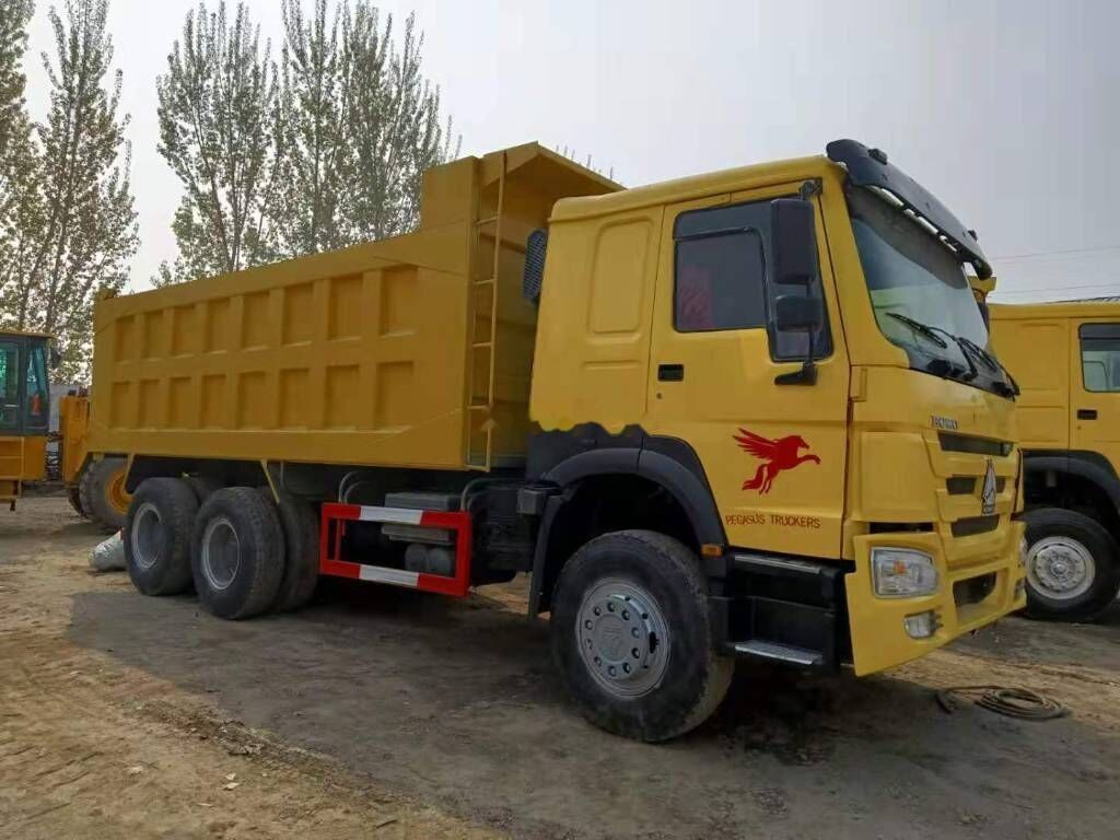 Sinotruk HOWO 6*4 Dump truck - Volquete camión: foto 1 Sinotruk HOWO 6*4 Dump truck - Volquete camión: foto 1