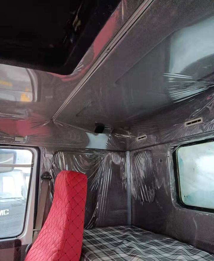 Sinotruk HOWO 6*4 Fuel Tank Truck - Cisterna camión: foto 5 Sinotruk HOWO 6*4 Fuel Tank Truck - Cisterna camión: foto 5