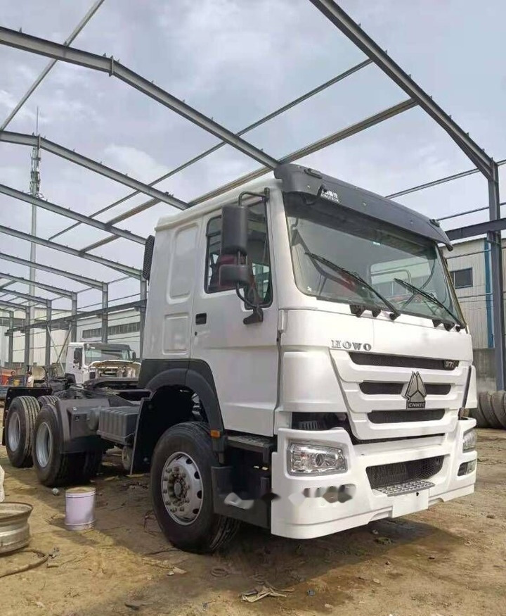 Sinotruk HOWO 6*4 Tractor - Portacontenedore/ Intercambiable camión: foto 3 Sinotruk HOWO 6*4 Tractor - Portacontenedore/ Intercambiable camión: foto 3