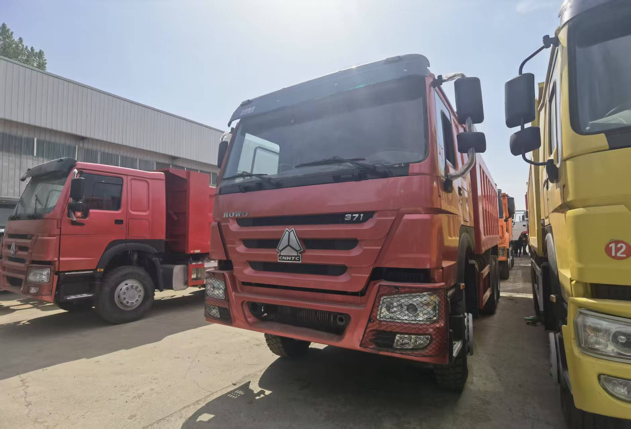 Sinotruk HOWO371Dump truck - Volquete camión: foto 2 Sinotruk HOWO371Dump truck - Volquete camión: foto 2