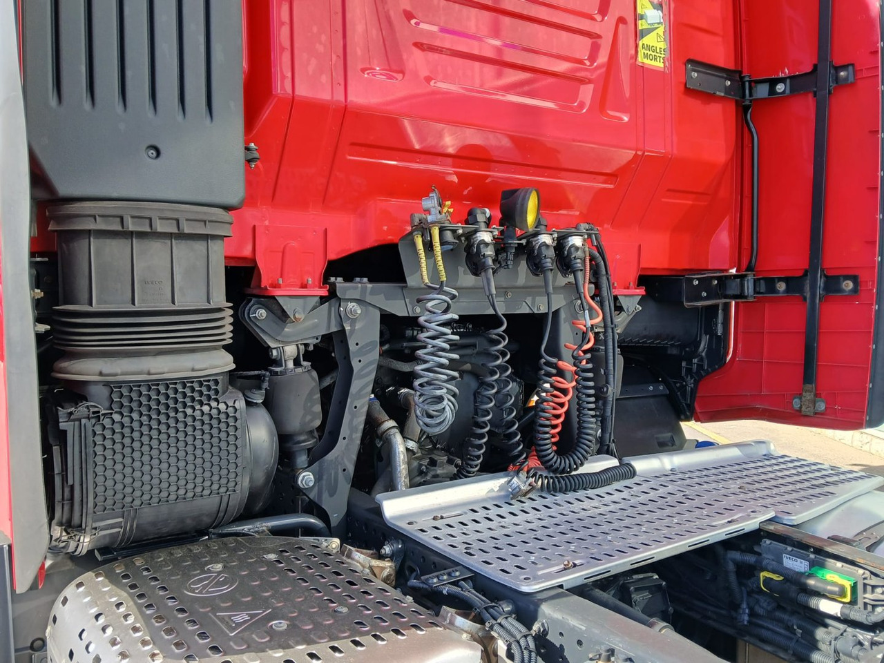 Cabeza Tractora IVECO 460 AUTOMATICO CON INTARDER - Cabeza tractora: foto 5 Cabeza Tractora IVECO 460 AUTOMATICO CON INTARDER - Cabeza tractora: foto 5
