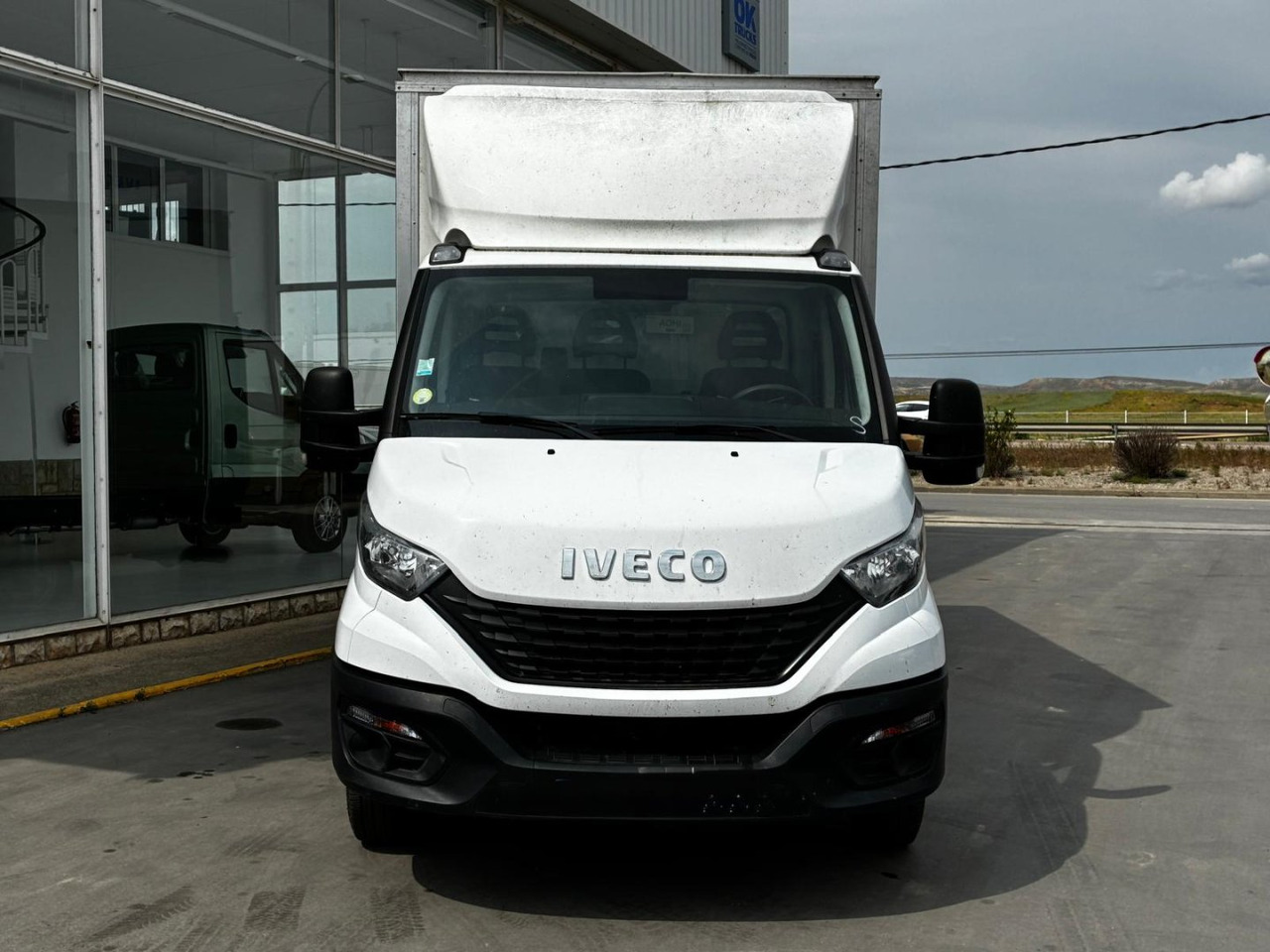 Caja cerrada IVECO 35C16 20m3 - Furgoneta: foto 2 Caja cerrada IVECO 35C16 20m3 - Furgoneta: foto 2