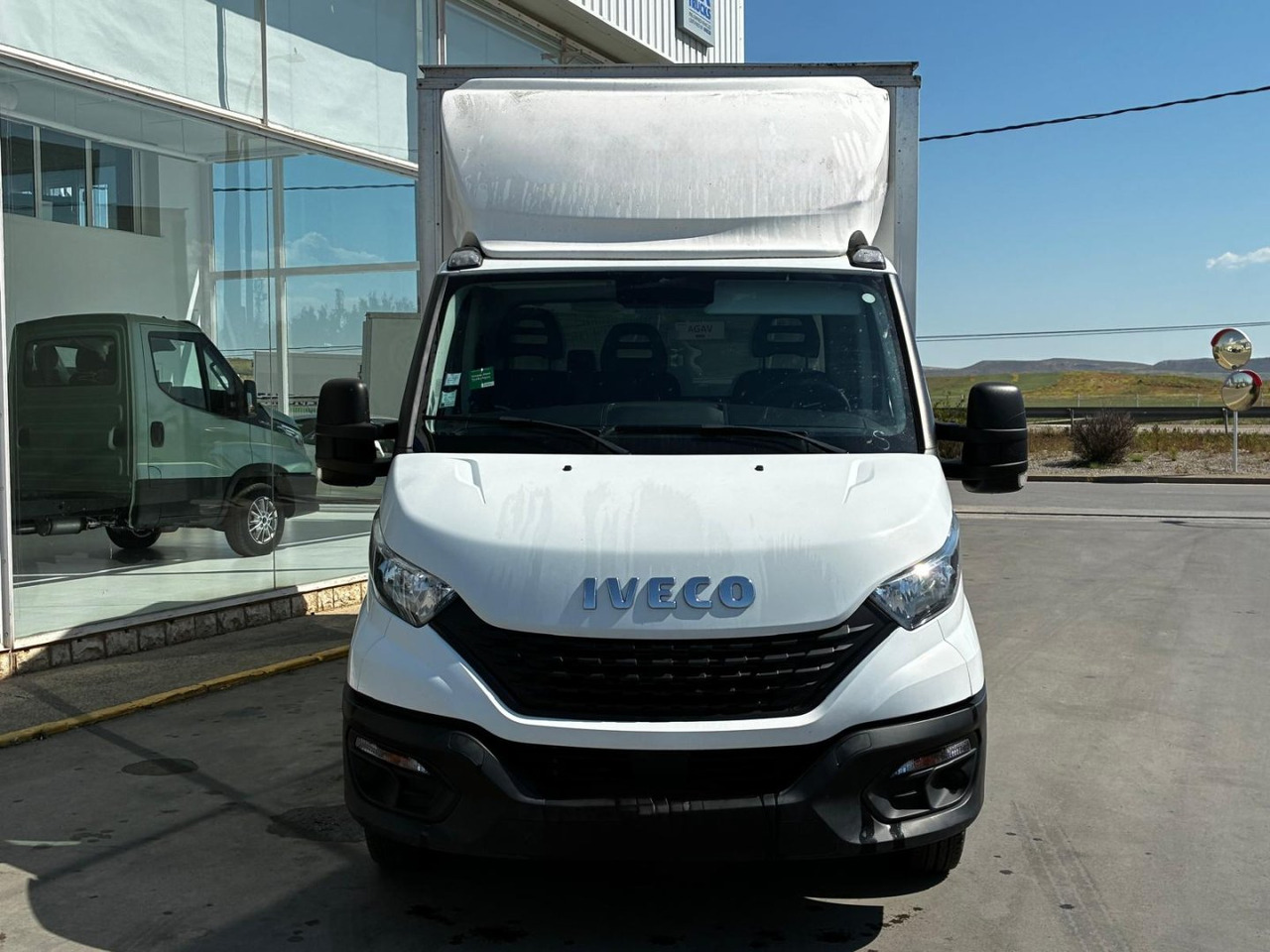 Caja cerrada IVECO 35C16 20m3 - Furgoneta: foto 2 Caja cerrada IVECO 35C16 20m3 - Furgoneta: foto 2