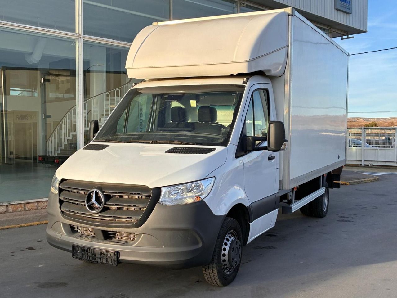 Caja cerrada Mercedes MERCEDES SPRINTER 515 20m3 - Furgoneta: foto 1 Caja cerrada Mercedes MERCEDES SPRINTER 515 20m3 - Furgoneta: foto 1
