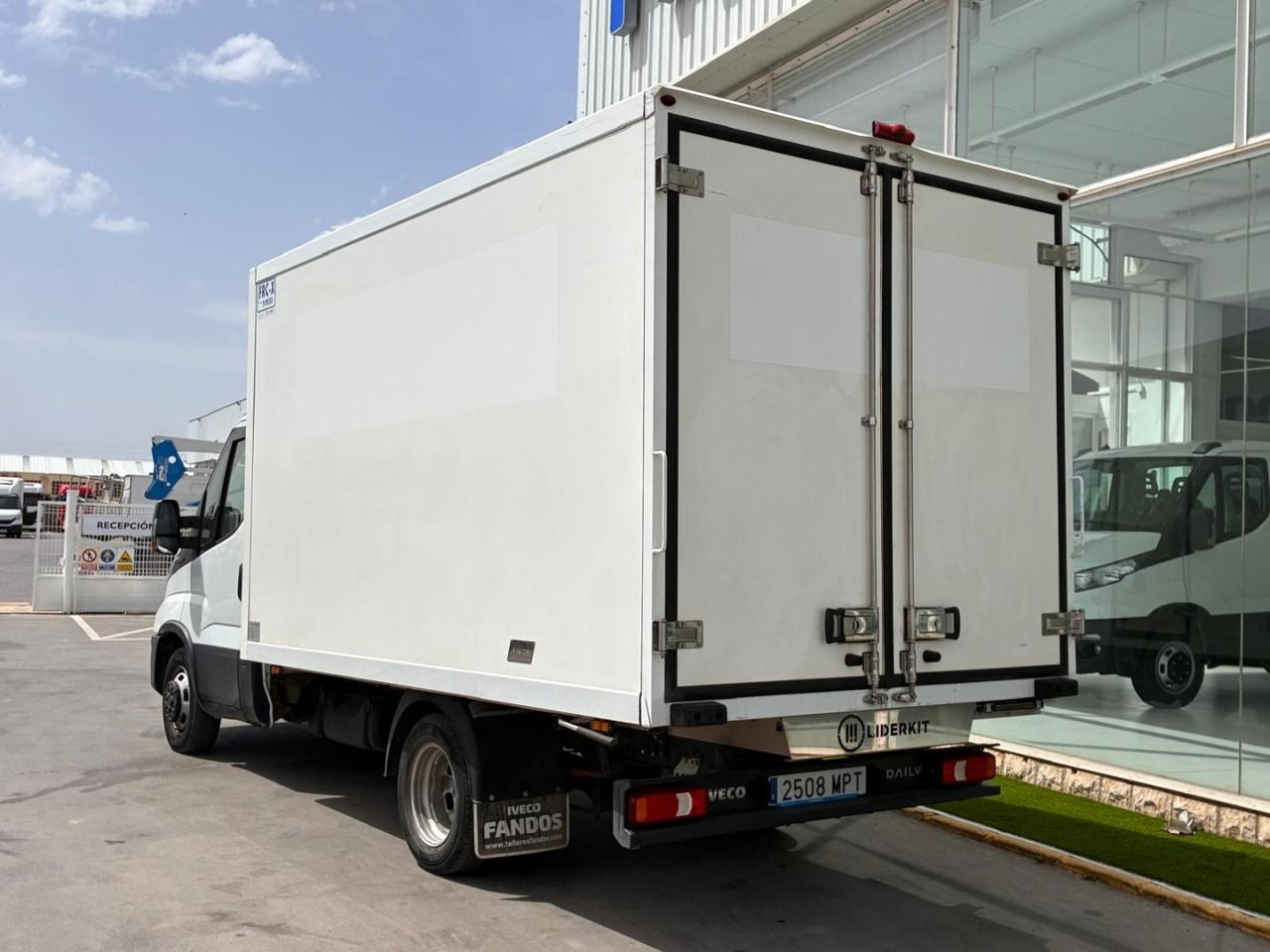 Frigorífico IVECO 35C16 3.0 FRIGORIFICA - Frigorífico furgoneta: foto 4 Frigorífico IVECO 35C16 3.0 FRIGORIFICA - Frigorífico furgoneta: foto 4