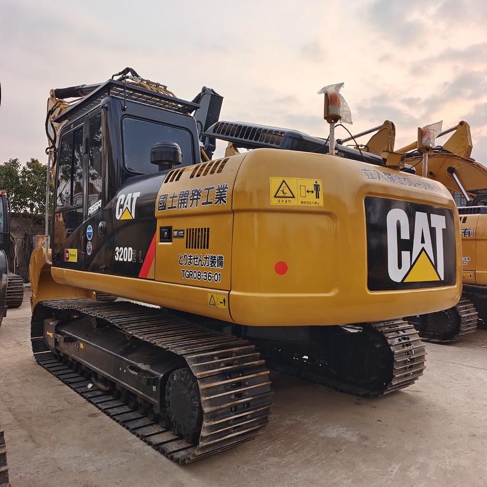 Excavadora de cadenas CAT 320 D 2 L: foto 1