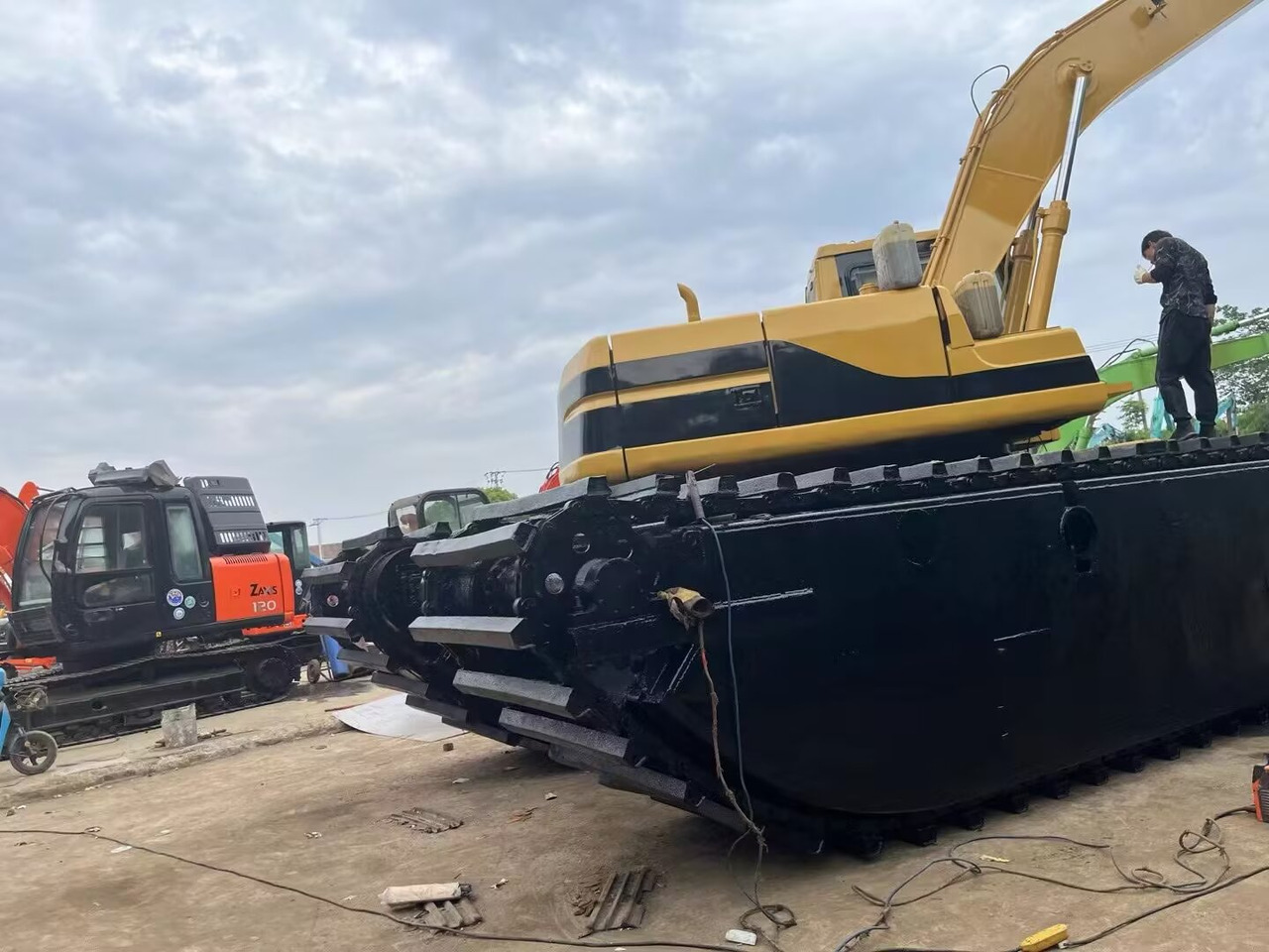 CATERPILLAR 320CL DREDGER CAT 320BL 320D2L - Excavadora anfibia: foto 2 CATERPILLAR 320CL DREDGER CAT 320BL 320D2L - Excavadora anfibia: foto 2