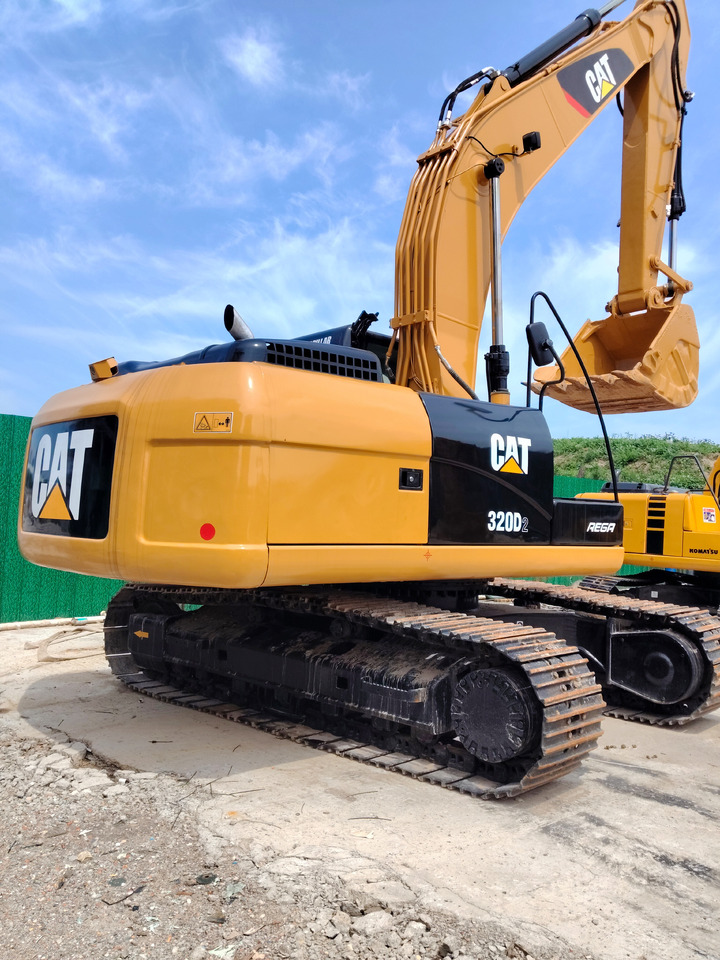 CATERPILLAR 320D2L CAT 320D 2 L WITH C7.1 ENGINE - Excavadora de cadenas: foto 2 CATERPILLAR 320D2L CAT 320D 2 L WITH C7.1 ENGINE - Excavadora de cadenas: foto 2