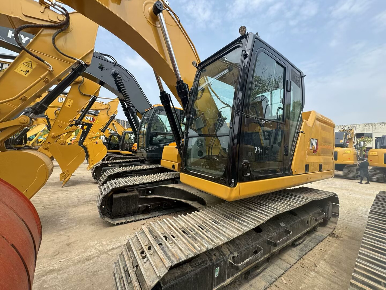 CATERPILLAR 323 GC CAT 323GC 336D2L 349D2L - Excavadora de cadenas: foto 1 CATERPILLAR 323 GC CAT 323GC 336D2L 349D2L - Excavadora de cadenas: foto 1