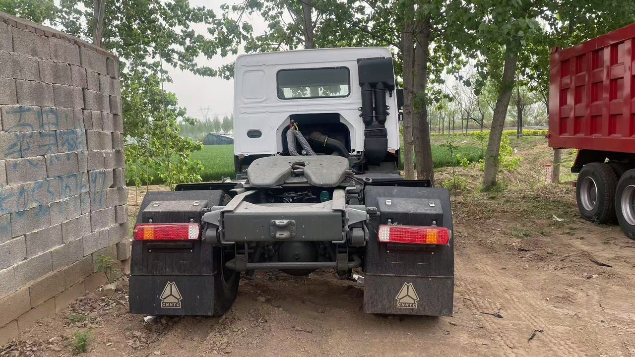 SINOTRUK HOWO 4*2 - Cabeza tractora: foto 3 SINOTRUK HOWO 4*2 - Cabeza tractora: foto 3