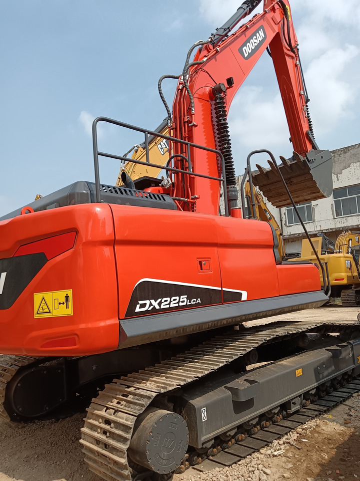 DOOSAN DX225 LCA DX225LC-9C - Excavadora de cadenas: foto 1 DOOSAN DX225 LCA DX225LC-9C - Excavadora de cadenas: foto 1