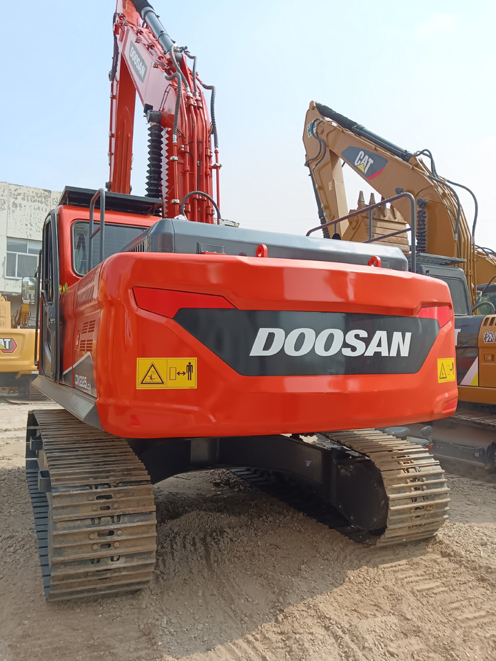 DOOSAN DX225 LCA DX225LC-9C - Excavadora de cadenas: foto 3 DOOSAN DX225 LCA DX225LC-9C - Excavadora de cadenas: foto 3