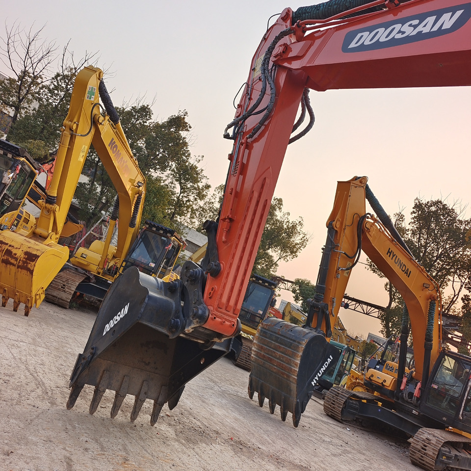 DOOSAN DX300 LC - 9C DX300LCA - Excavadora de cadenas: foto 5 DOOSAN DX300 LC - 9C DX300LCA - Excavadora de cadenas: foto 5