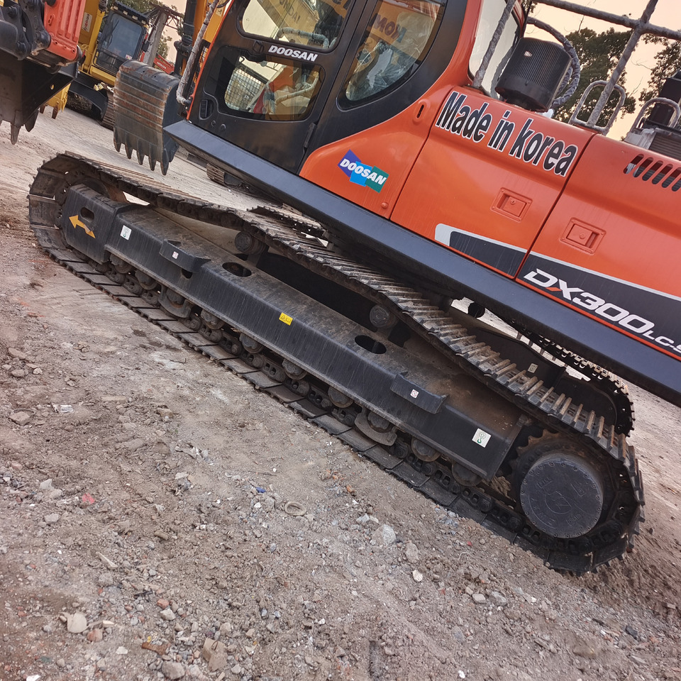 DOOSAN DX300 LC - 9C DX300LCA - Excavadora de cadenas: foto 2 DOOSAN DX300 LC - 9C DX300LCA - Excavadora de cadenas: foto 2