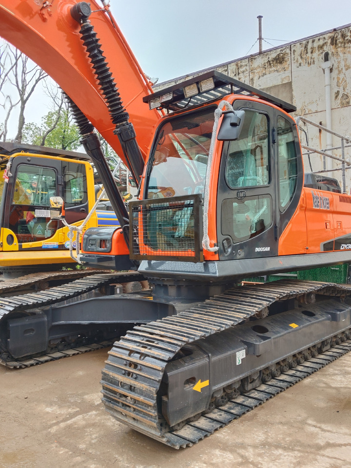 DOOSAN DX300LC-9C - Excavadora de cadenas: foto 5 DOOSAN DX300LC-9C - Excavadora de cadenas: foto 5