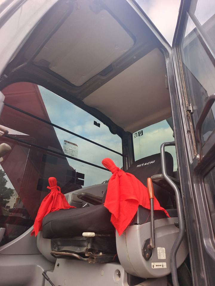 HITACHI ZX 200 - 3 - Excavadora de cadenas: foto 4 HITACHI ZX 200 - 3 - Excavadora de cadenas: foto 4