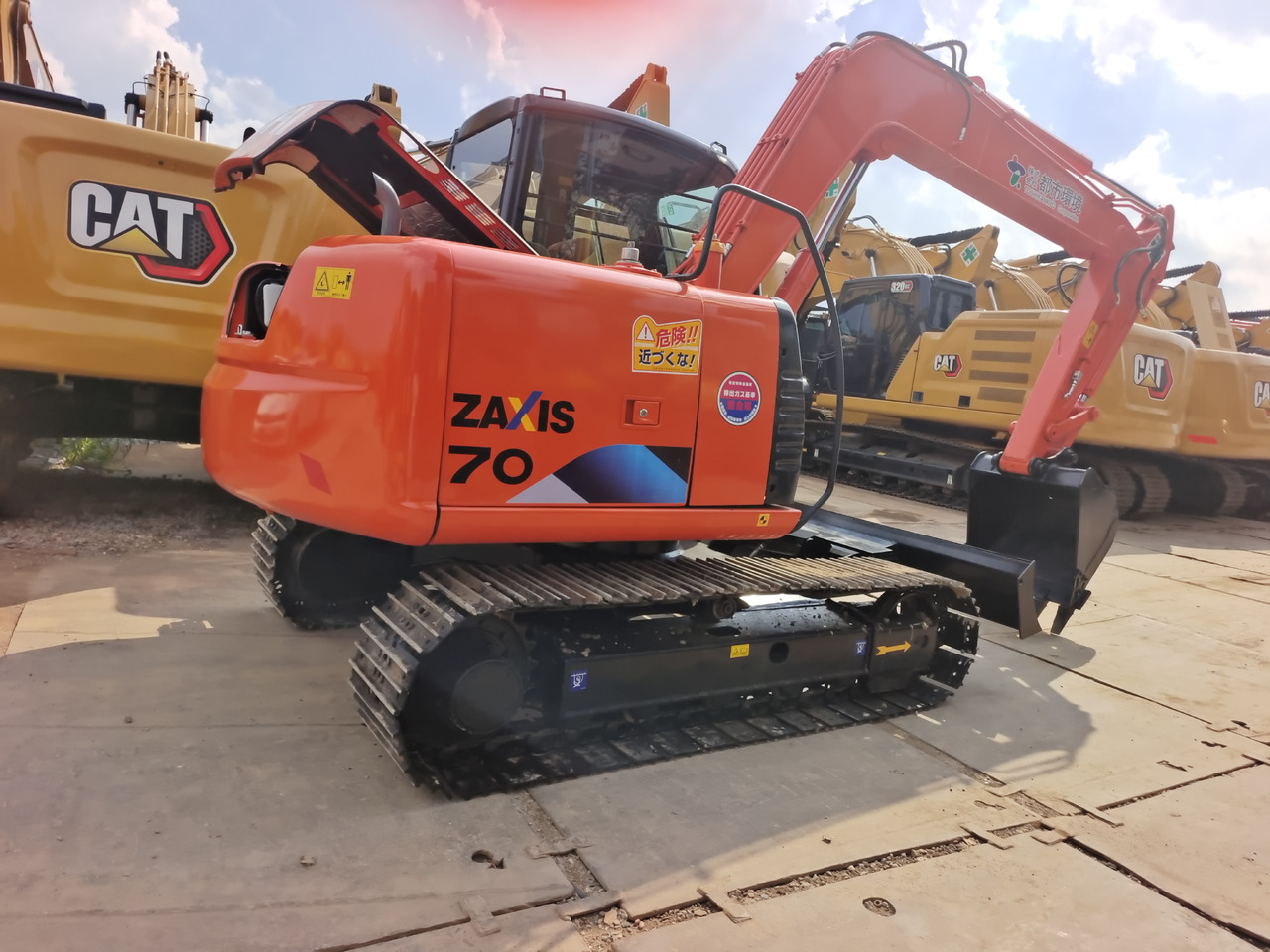 HITACHI ZX70 ZAXIS 70 - Miniexcavadora: foto 1 HITACHI ZX70 ZAXIS 70 - Miniexcavadora: foto 1