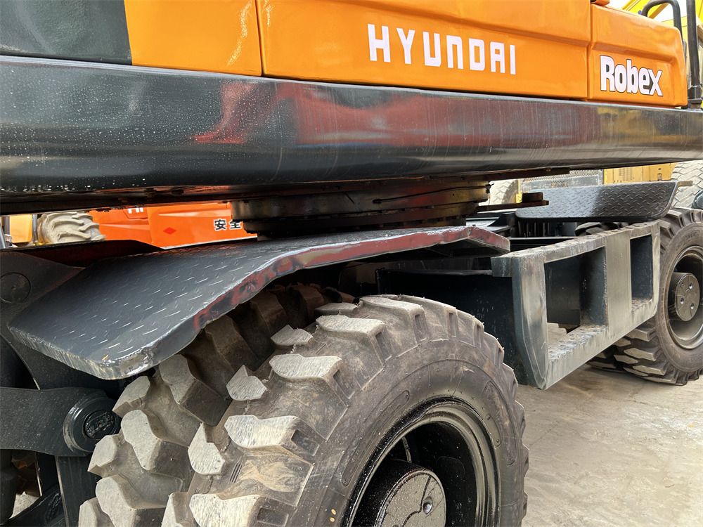 HYUNDAI 210W-9S China largest dealer - Excavadora de ruedas: foto 4 HYUNDAI 210W-9S China largest dealer - Excavadora de ruedas: foto 4