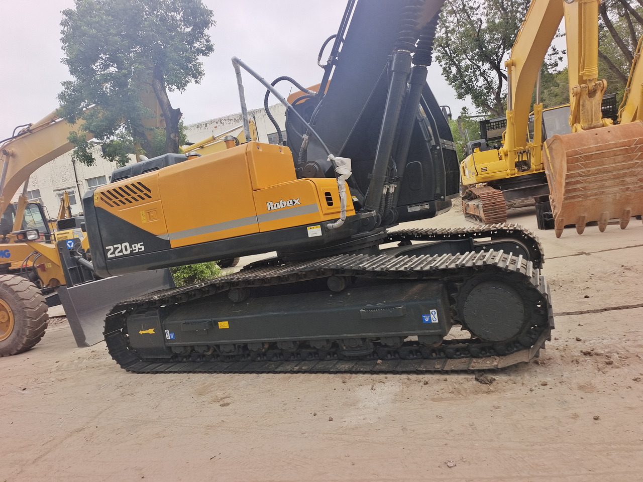 HYUNDAI 220 - 9S ROBEX 220-9S HX220HD 220LS-9S - Excavadora de cadenas: foto 5 HYUNDAI 220 - 9S ROBEX 220-9S HX220HD 220LS-9S - Excavadora de cadenas: foto 5