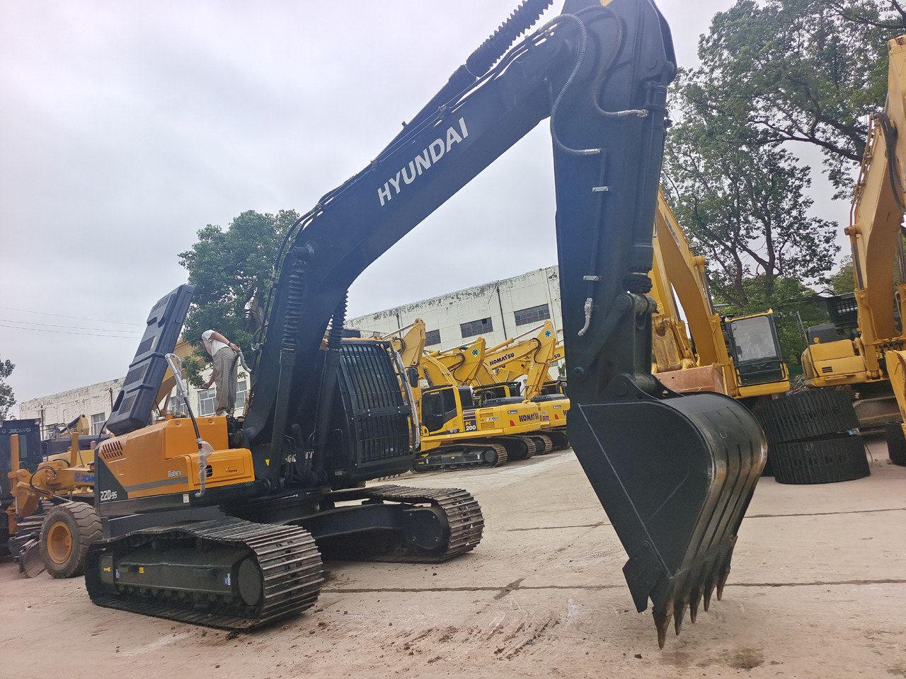 HYUNDAI 220 - 9S ROBEX 220-9S HX220HD 220LS-9S - Excavadora de cadenas: foto 4 HYUNDAI 220 - 9S ROBEX 220-9S HX220HD 220LS-9S - Excavadora de cadenas: foto 4