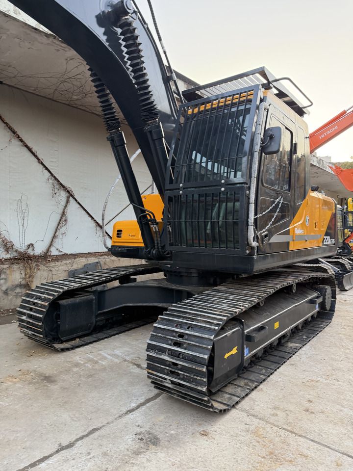 HYUNDAI 220LC-9S Wholesale direct pricing - Excavadora de cadenas: foto 5 HYUNDAI 220LC-9S Wholesale direct pricing - Excavadora de cadenas: foto 5