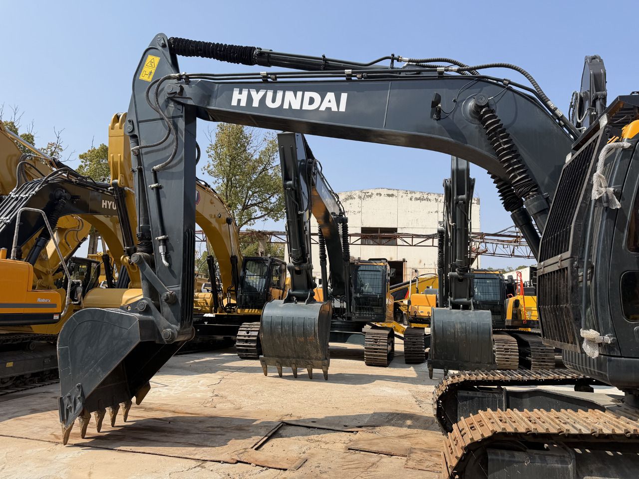 HYUNDAI HX220HD Final source China - Excavadora de cadenas: foto 4 HYUNDAI HX220HD Final source China - Excavadora de cadenas: foto 4