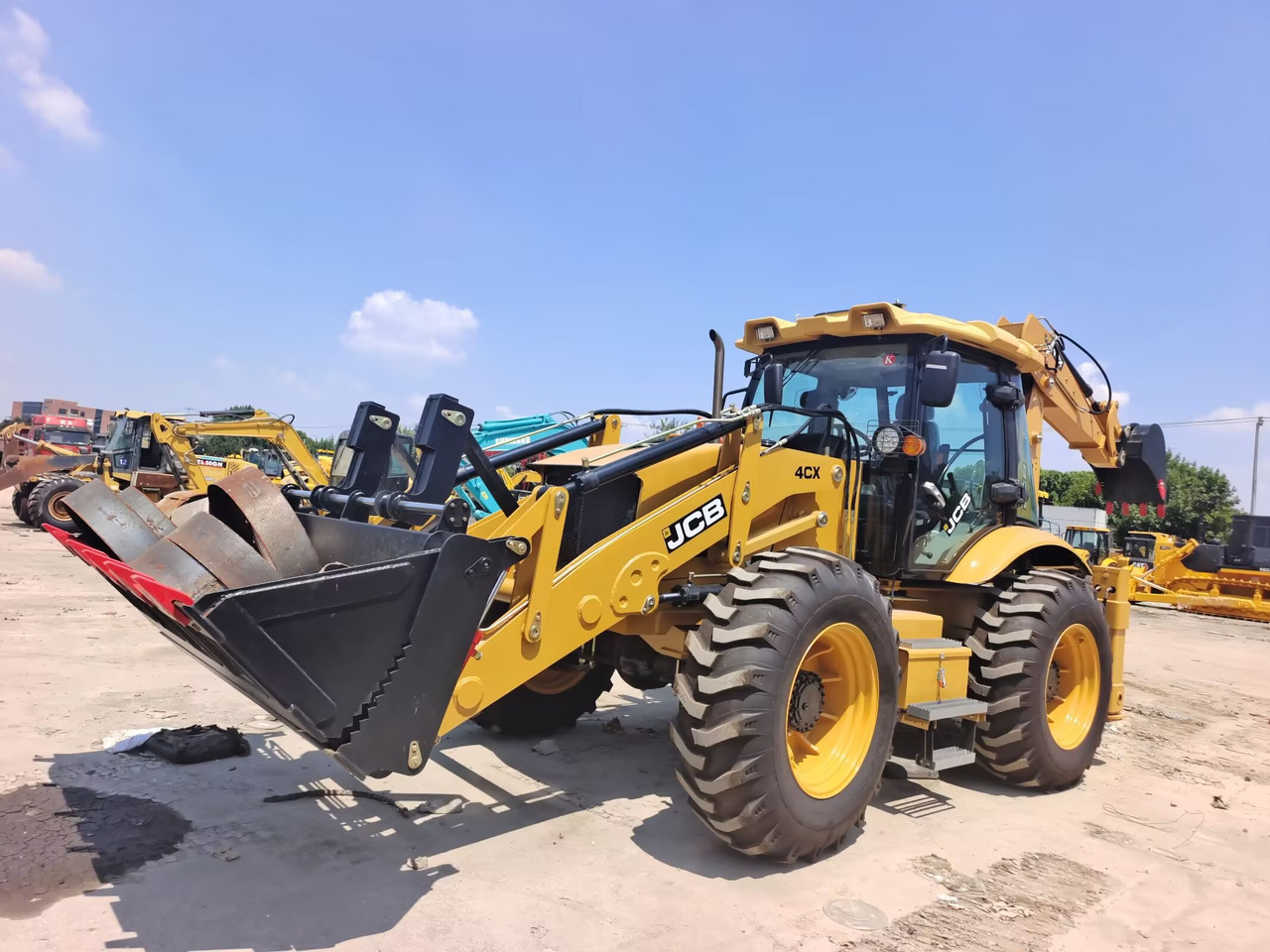 JCB 4CX 4*4 DRIVE BRAND NEW - Retroexcavadora: foto 2 JCB 4CX 4*4 DRIVE BRAND NEW - Retroexcavadora: foto 2