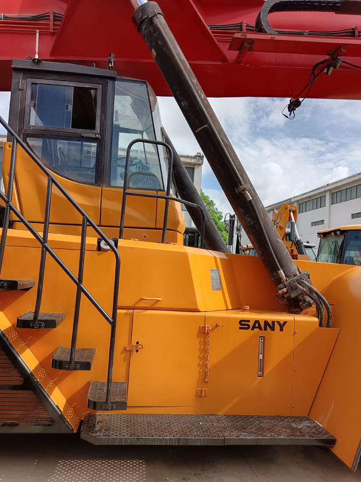 SANY SRSC45C30 REACH CRANE 45 TON - Reach stacker: foto 5 SANY SRSC45C30 REACH CRANE 45 TON - Reach stacker: foto 5