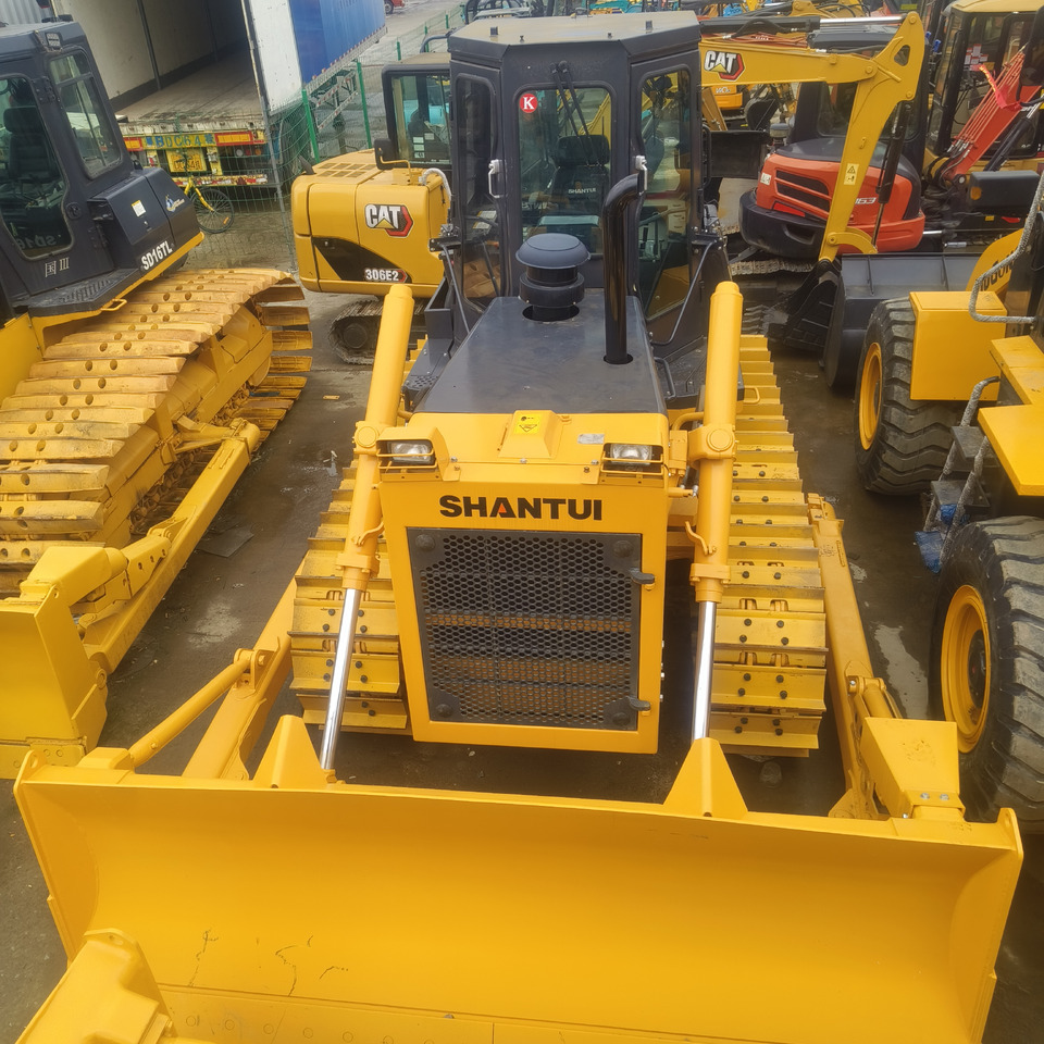 SHANTUI SD16 WITH RIPPER - Bulldozer: foto 2 SHANTUI SD16 WITH RIPPER - Bulldozer: foto 2