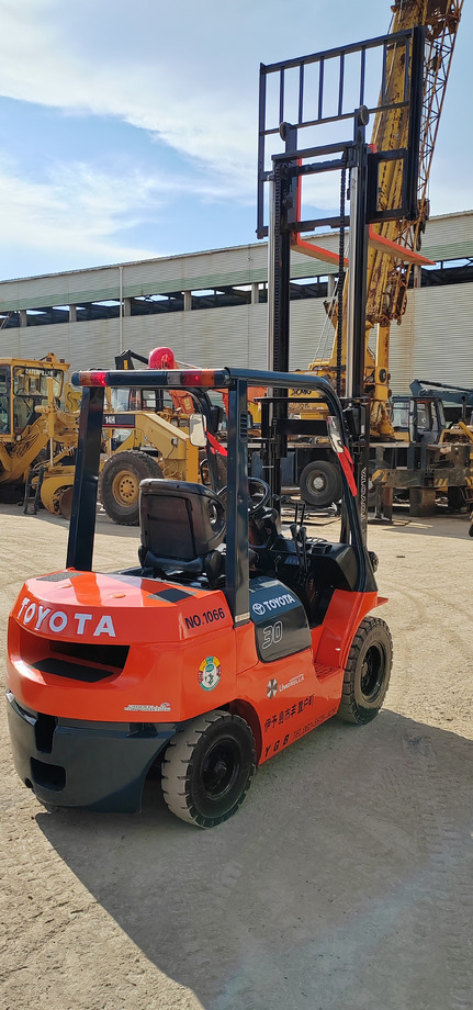 TOYOTA FD30 - Carretilla elevadora: foto 4 TOYOTA FD30 - Carretilla elevadora: foto 4