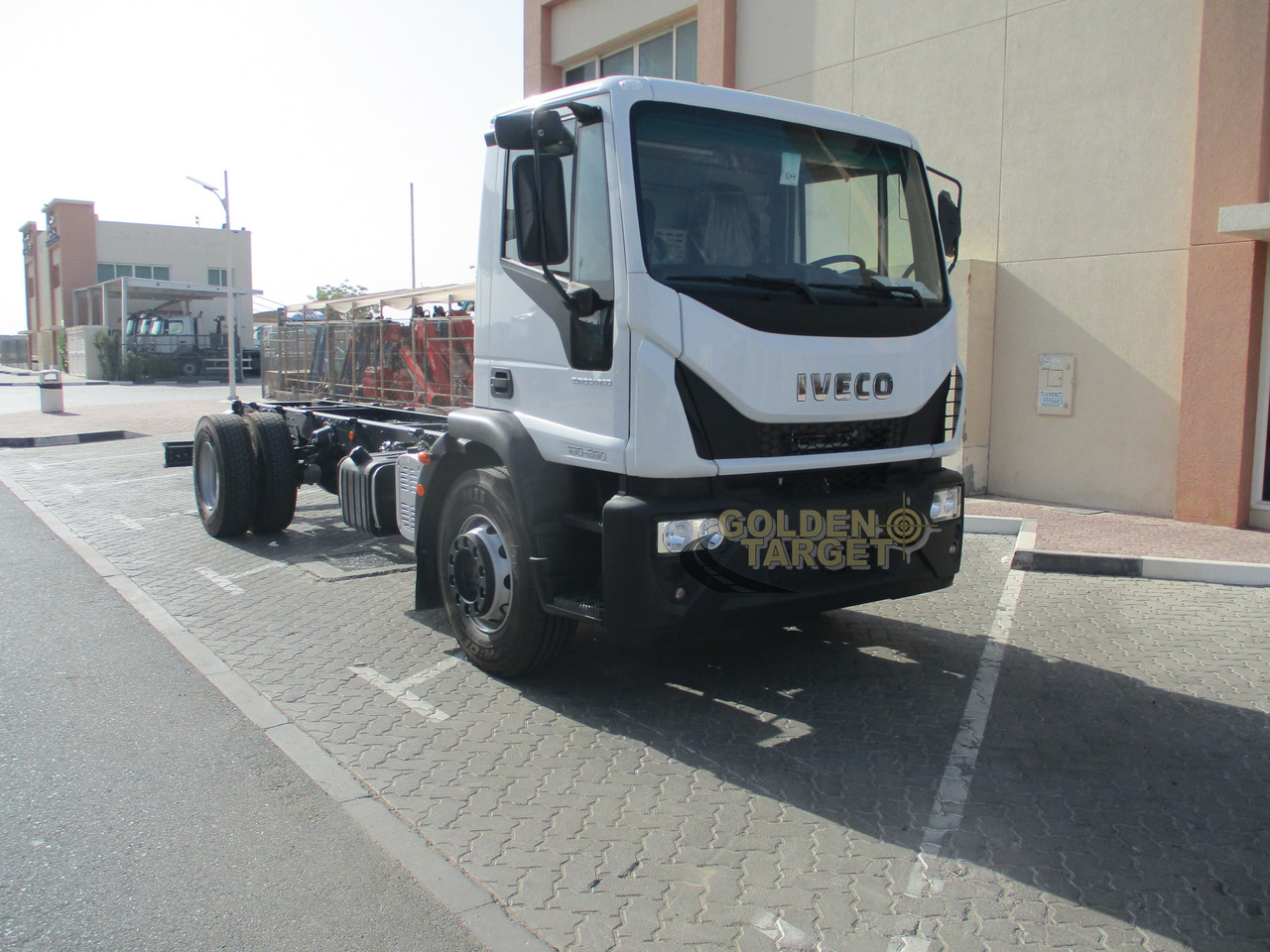 IVECO EUROCARGO 180E28 4x2 Chassis - Chasis camión: foto 1 IVECO EUROCARGO 180E28 4x2 Chassis - Chasis camión: foto 1