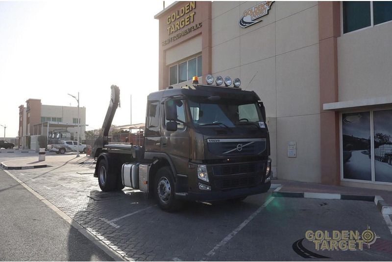 Volvo FM440 4x2 Skip Loader - Portacontenedor de cadenas camión: foto 1 Volvo FM440 4x2 Skip Loader - Portacontenedor de cadenas camión: foto 1