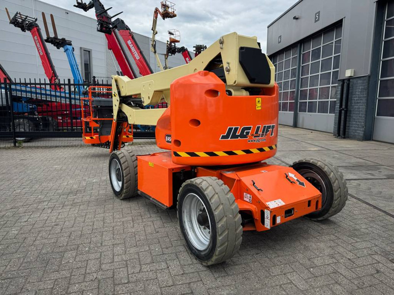 JLG E 450 AJ - Plataforma articulada: foto 2 JLG E 450 AJ - Plataforma articulada: foto 2