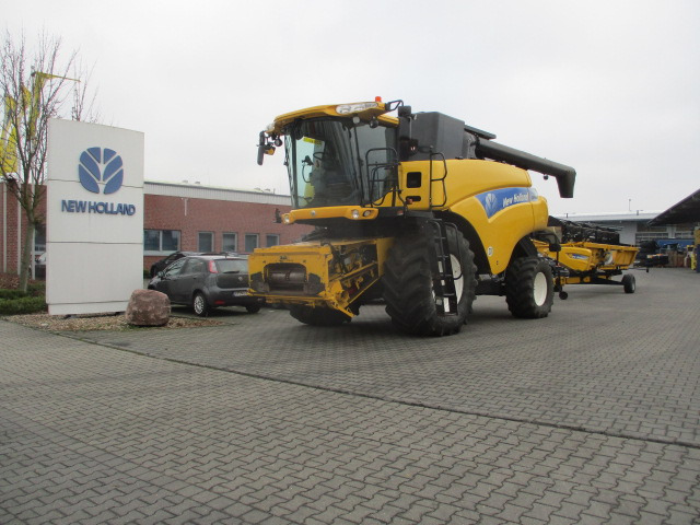 New Holland CR 9060 Elevation - Cosechadora de granos: foto 4 New Holland CR 9060 Elevation - Cosechadora de granos: foto 4