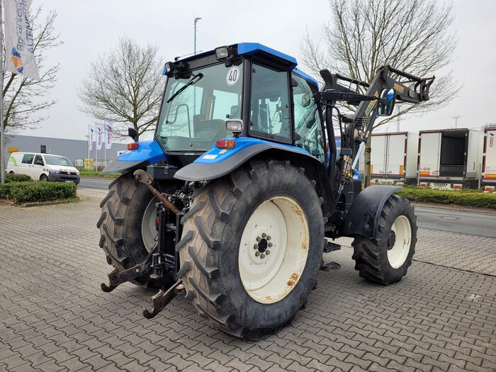 New Holland TS 115 - Tractor: foto 1 New Holland TS 115 - Tractor: foto 1