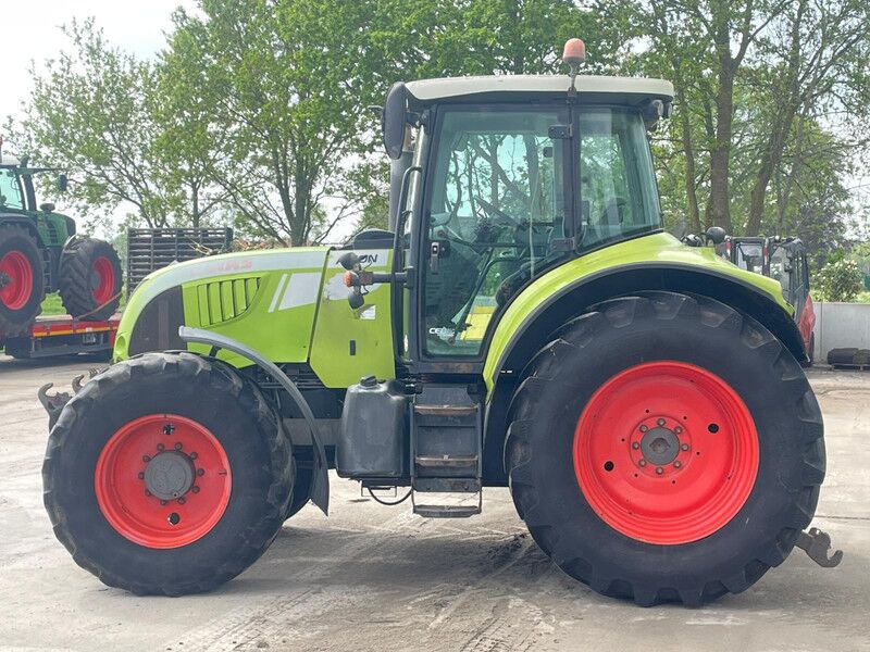 Tractor viñedo/ Frutero Claas ARION 640 Arion 640 - 50 KM - Front pto - Cebis - Fronthef - Lucht: foto 6 Tractor viñedo/ Frutero Claas ARION 640 Arion 640 - 50 KM - Front pto - Cebis - Fronthef - Lucht: foto 6