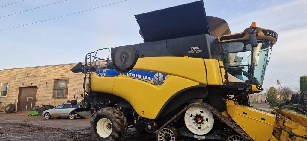 New Holland CR 9.90 - Cosechadora de granos: foto 5 New Holland CR 9.90 - Cosechadora de granos: foto 5
