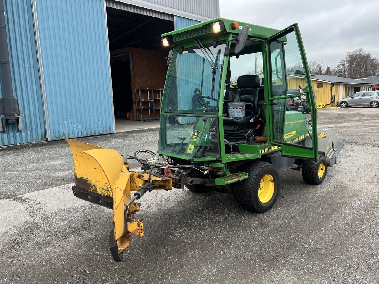 Redskapsbärare John Deere F1145 -1999 | Vikplog | Sandspridare - Otros: foto 1 Redskapsbärare John Deere F1145 -1999 | Vikplog | Sandspridare - Otros: foto 1