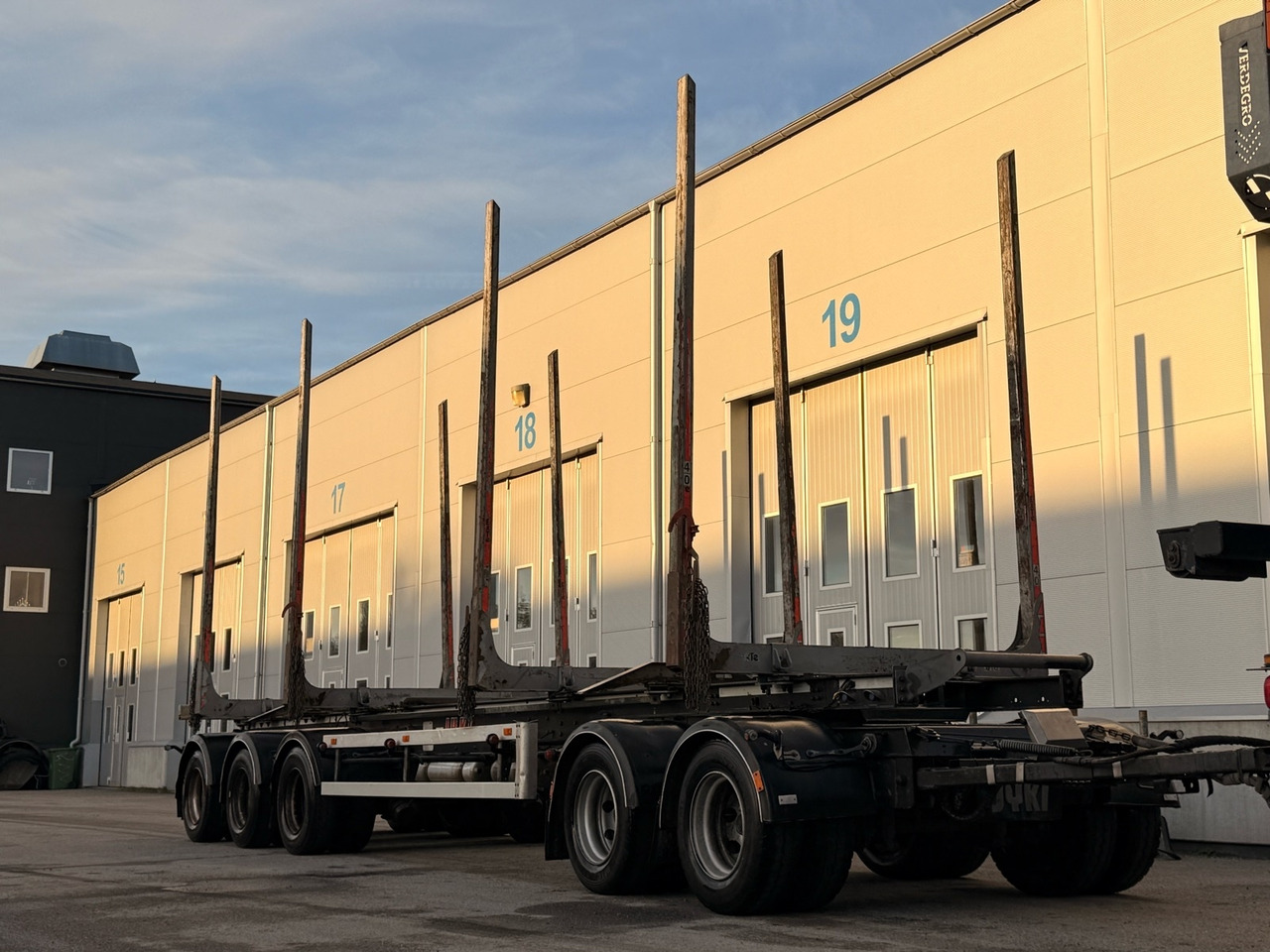 Timmersläp JYKI V52-T00 -2020 - Remolque maderero: foto 1 Timmersläp JYKI V52-T00 -2020 - Remolque maderero: foto 1