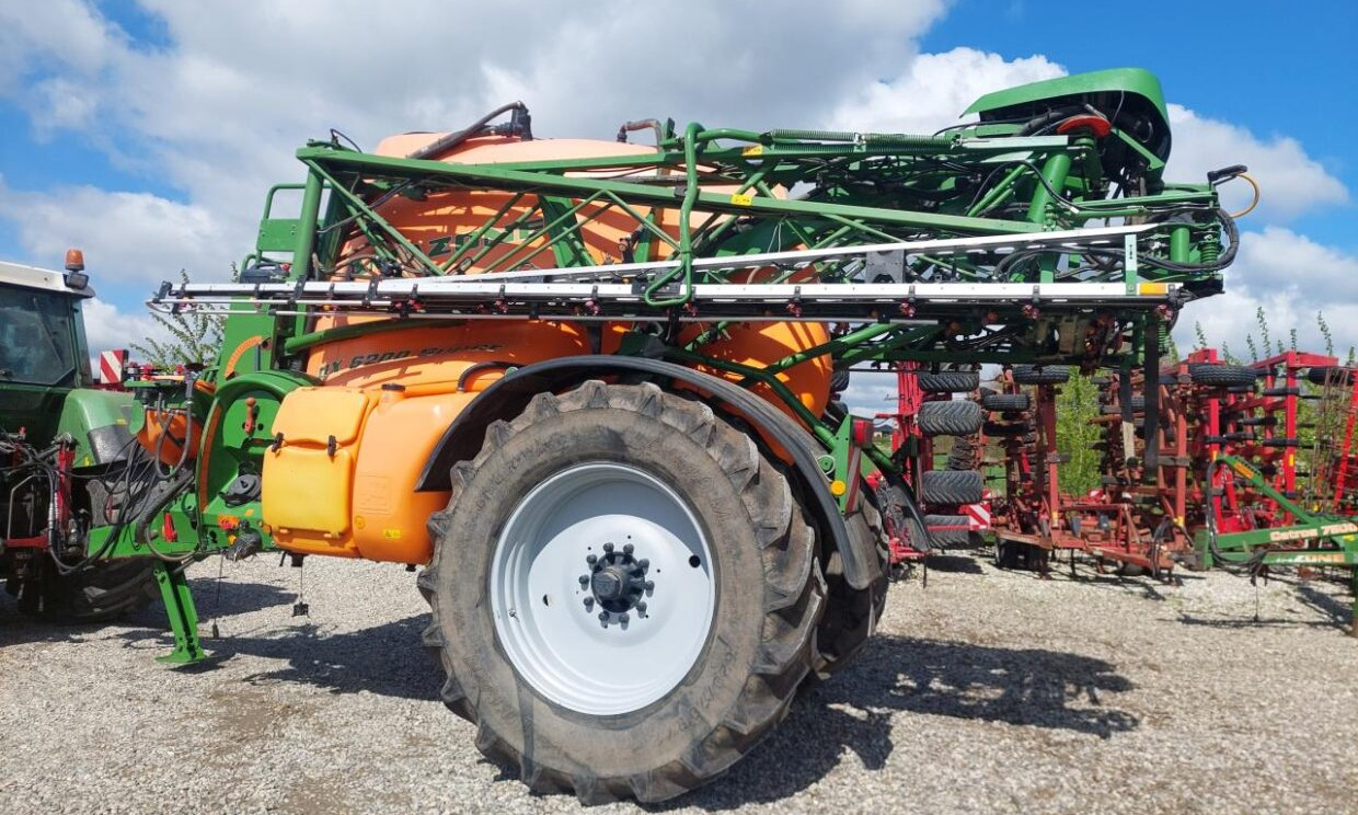 Amazone UX 6200 Super 28-30 M - Pulverizador arrastrado: foto 4 Amazone UX 6200 Super 28-30 M - Pulverizador arrastrado: foto 4