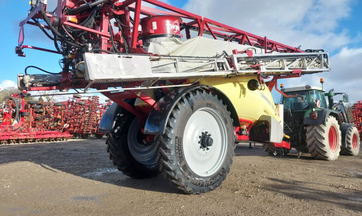 Hardi Commander 7000i - 36 m Twin - Pulverizador arrastrado: foto 3 Hardi Commander 7000i - 36 m Twin - Pulverizador arrastrado: foto 3