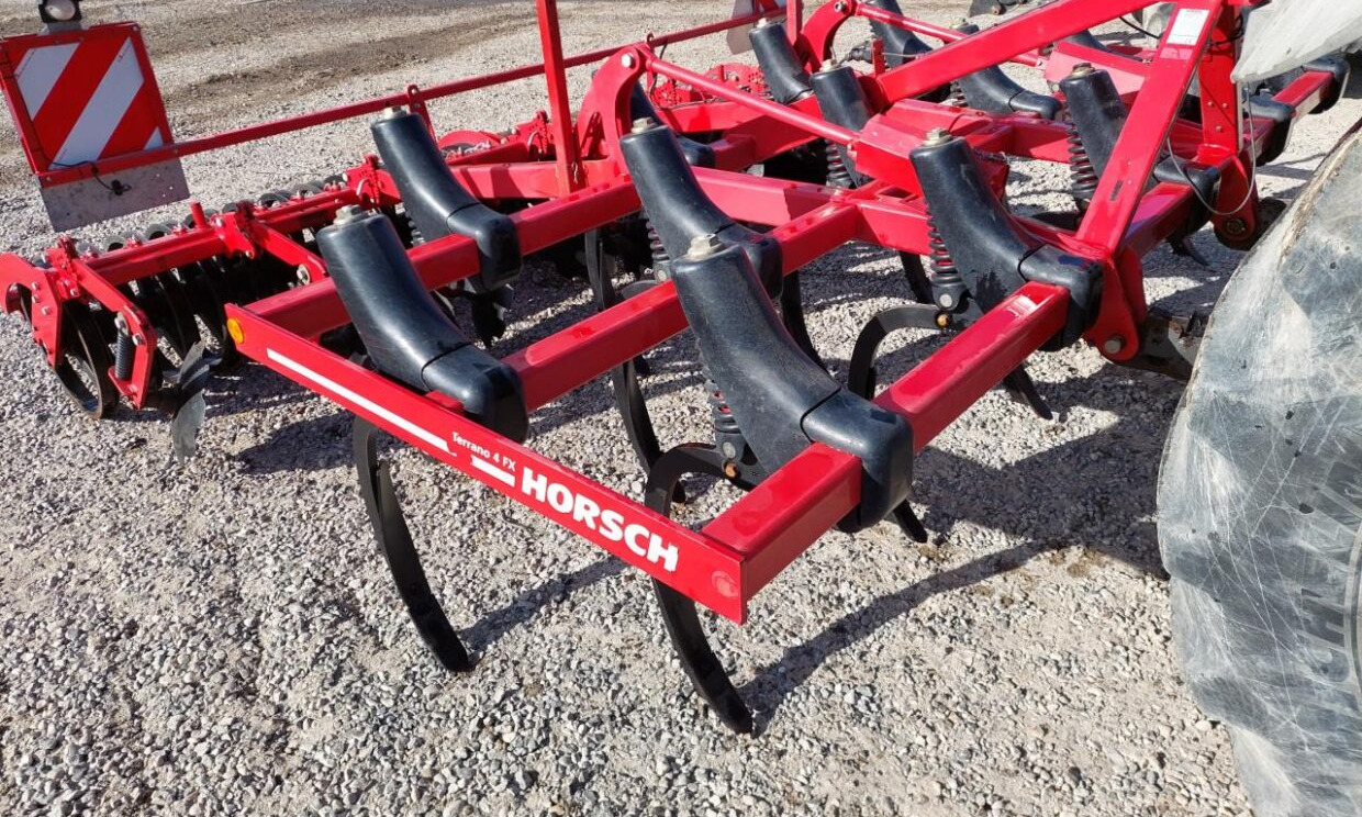 Horsch TERRANO 4 FX STARR - Grada: foto 1 Horsch TERRANO 4 FX STARR - Grada: foto 1