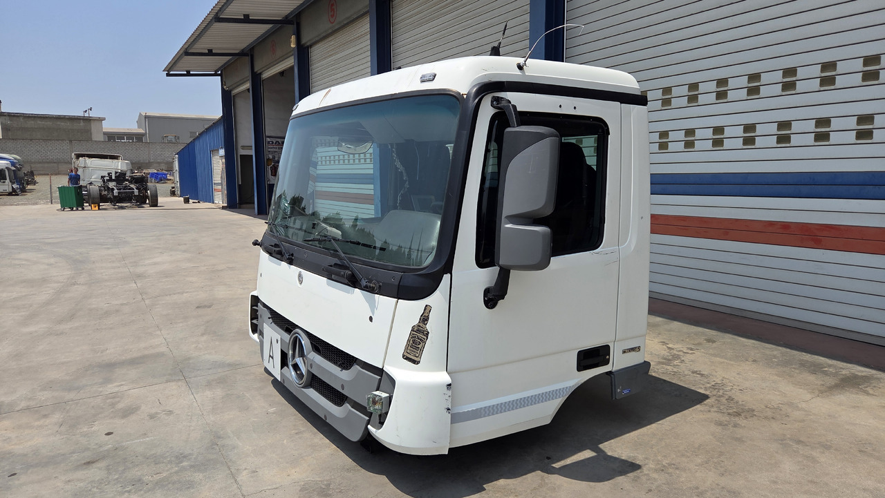 MERCEDES-BENZ ACTROS MP3 SHORT 9416002005 - Cabina: foto 2 MERCEDES-BENZ ACTROS MP3 SHORT 9416002005 - Cabina: foto 2
