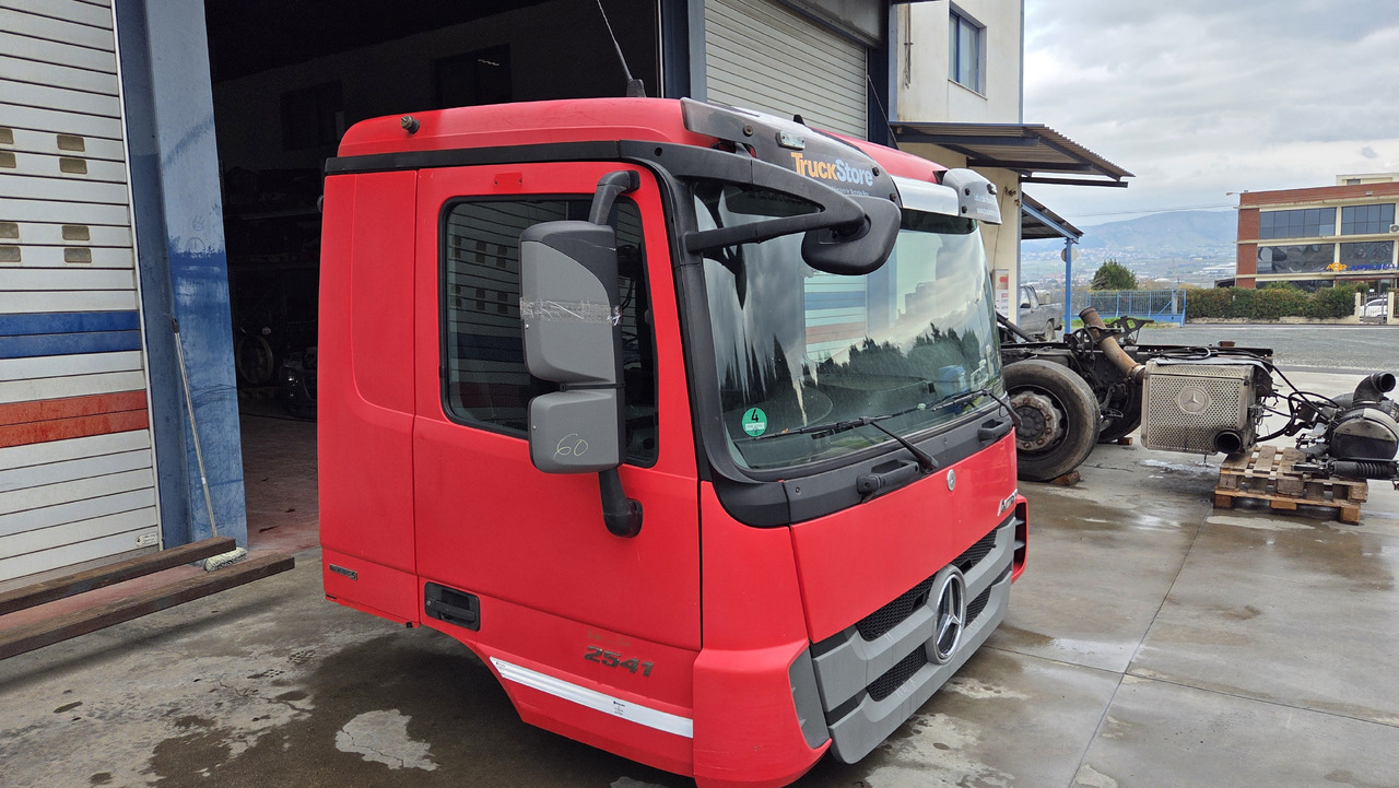 MERCEDES-BENZ CABIN ACTROS MP3 MEDIUM - Cabina para Camión: foto 3 MERCEDES-BENZ CABIN ACTROS MP3 MEDIUM - Cabina para Camión: foto 3