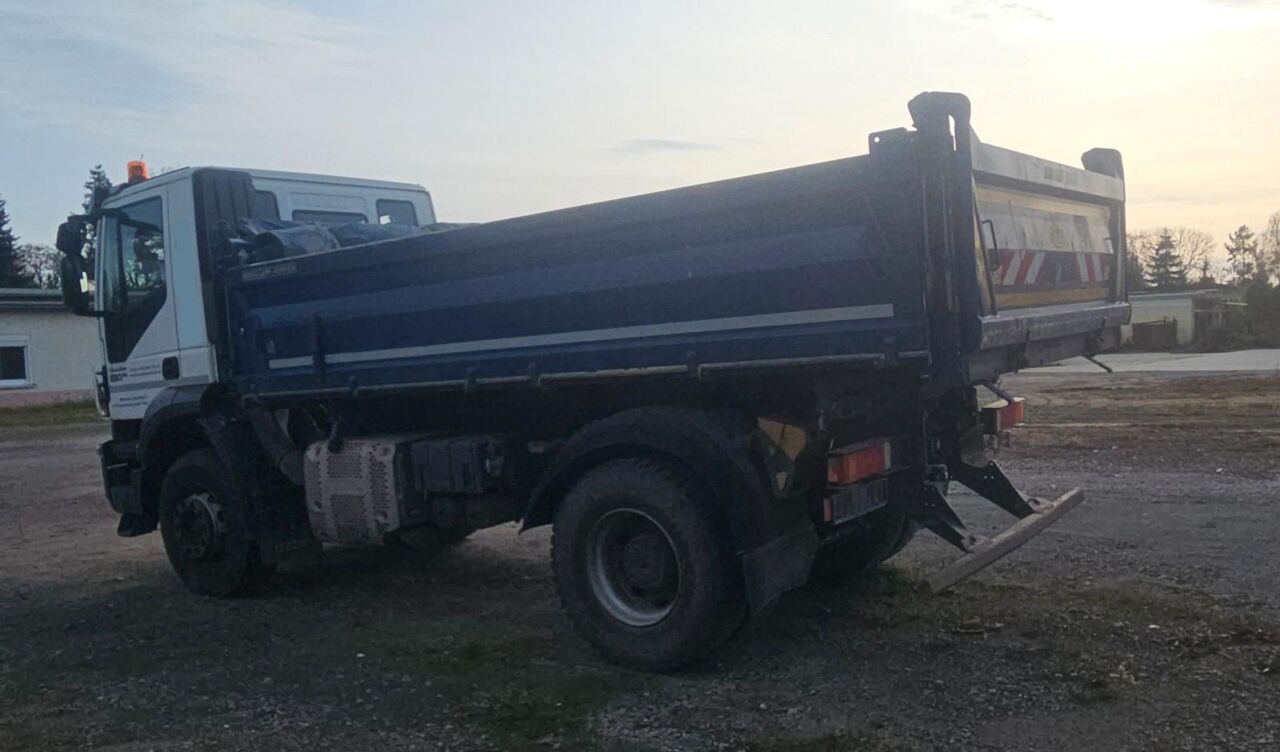 Iveco Trakker 330 Dreiseitenkipper Meiller TOP - Volquete camión: foto 2 Iveco Trakker 330 Dreiseitenkipper Meiller TOP - Volquete camión: foto 2