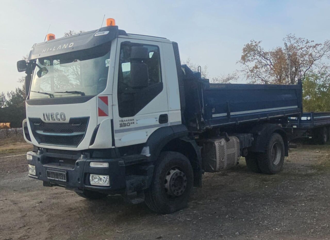Iveco Trakker 330 Dreiseitenkipper Meiller TOP - Volquete camión: foto 3 Iveco Trakker 330 Dreiseitenkipper Meiller TOP - Volquete camión: foto 3