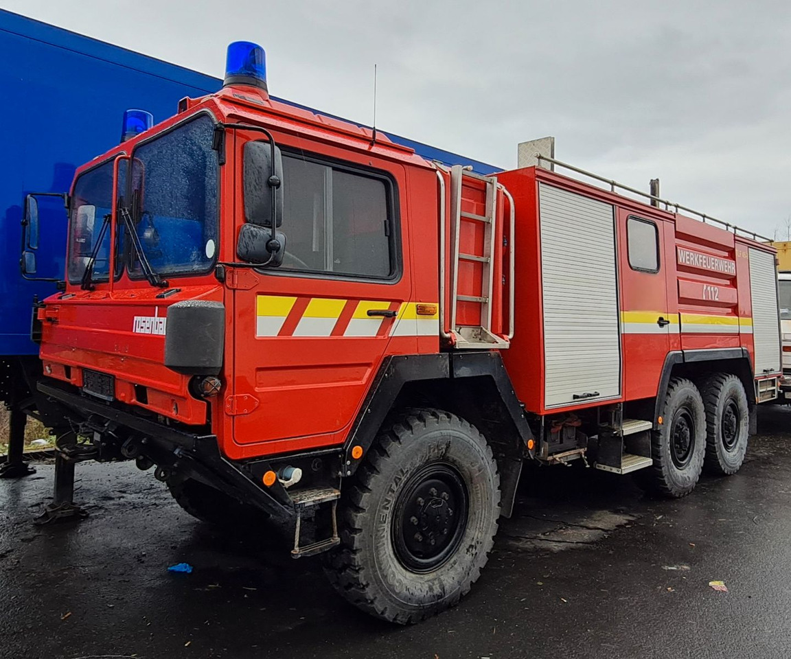 MAN 15.232 DF 6x6 KAT1 Feuerwehr TLF 4500/500 - Cisterna camión: foto 1 MAN 15.232 DF 6x6 KAT1 Feuerwehr TLF 4500/500 - Cisterna camión: foto 1