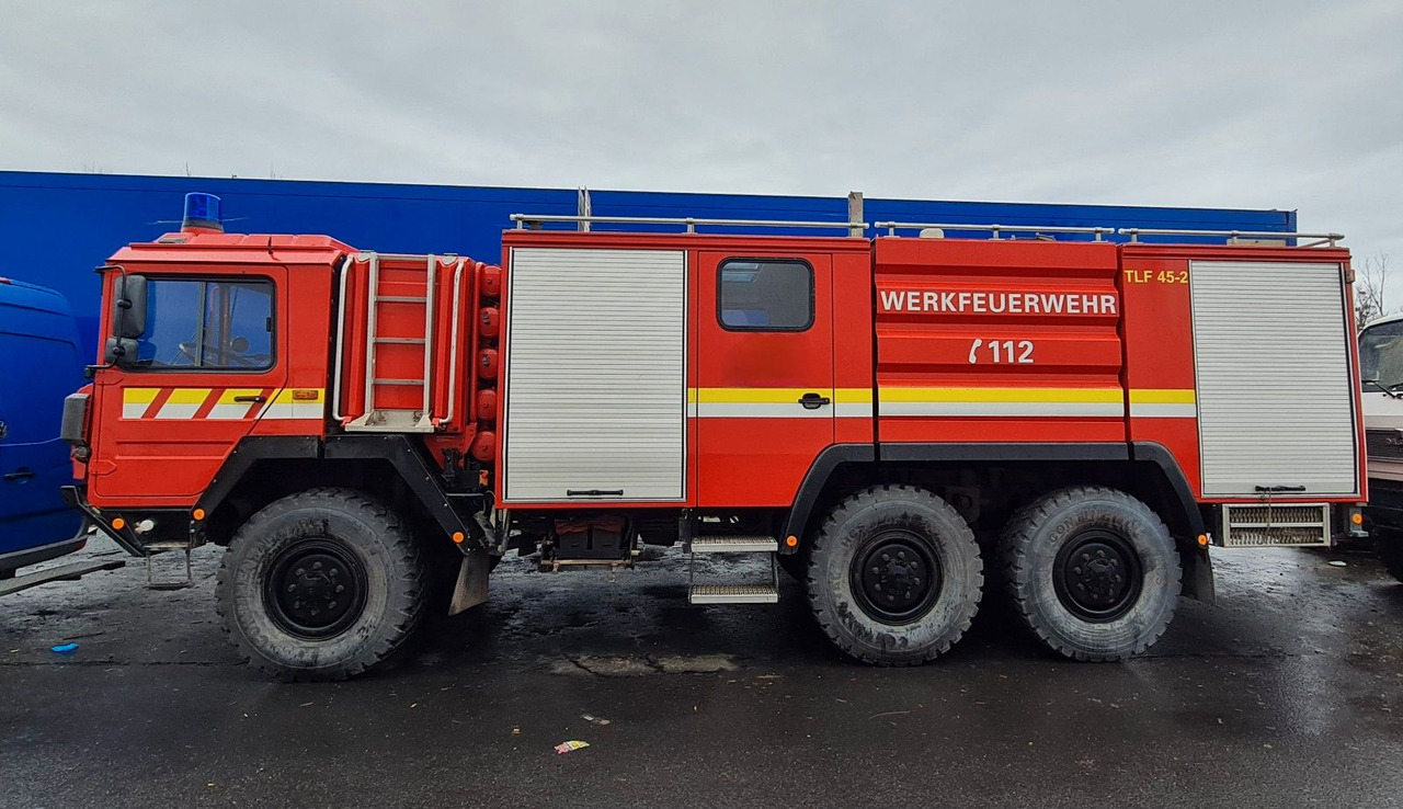 MAN 15.232 DF 6x6 KAT1 Feuerwehr TLF 4500/500 - Cisterna camión: foto 2 MAN 15.232 DF 6x6 KAT1 Feuerwehr TLF 4500/500 - Cisterna camión: foto 2