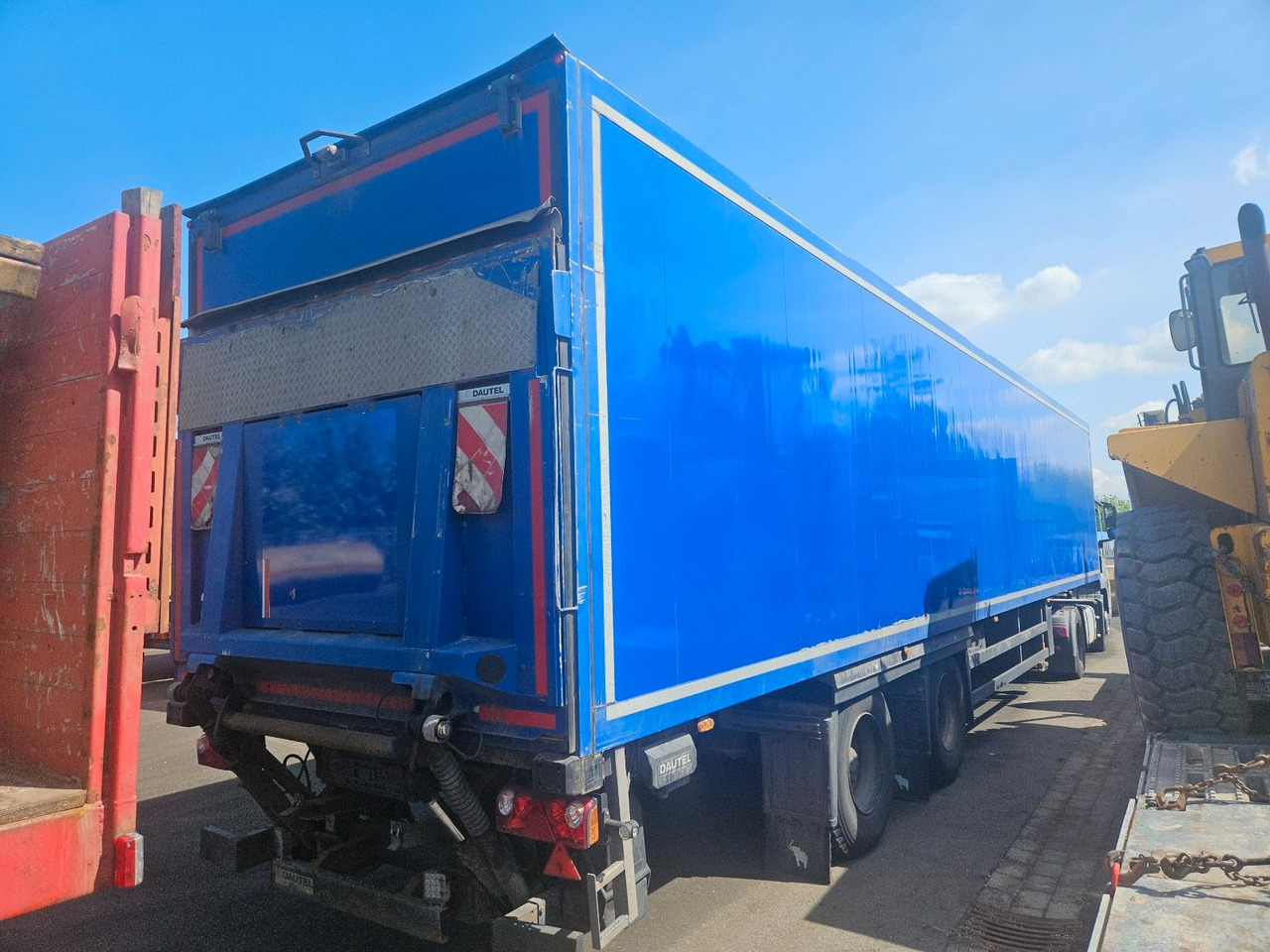 Schmitz Cargobull Kühlkoffer mit Ladebordwand - Frigorífico semirremolque: foto 4 Schmitz Cargobull Kühlkoffer mit Ladebordwand - Frigorífico semirremolque: foto 4